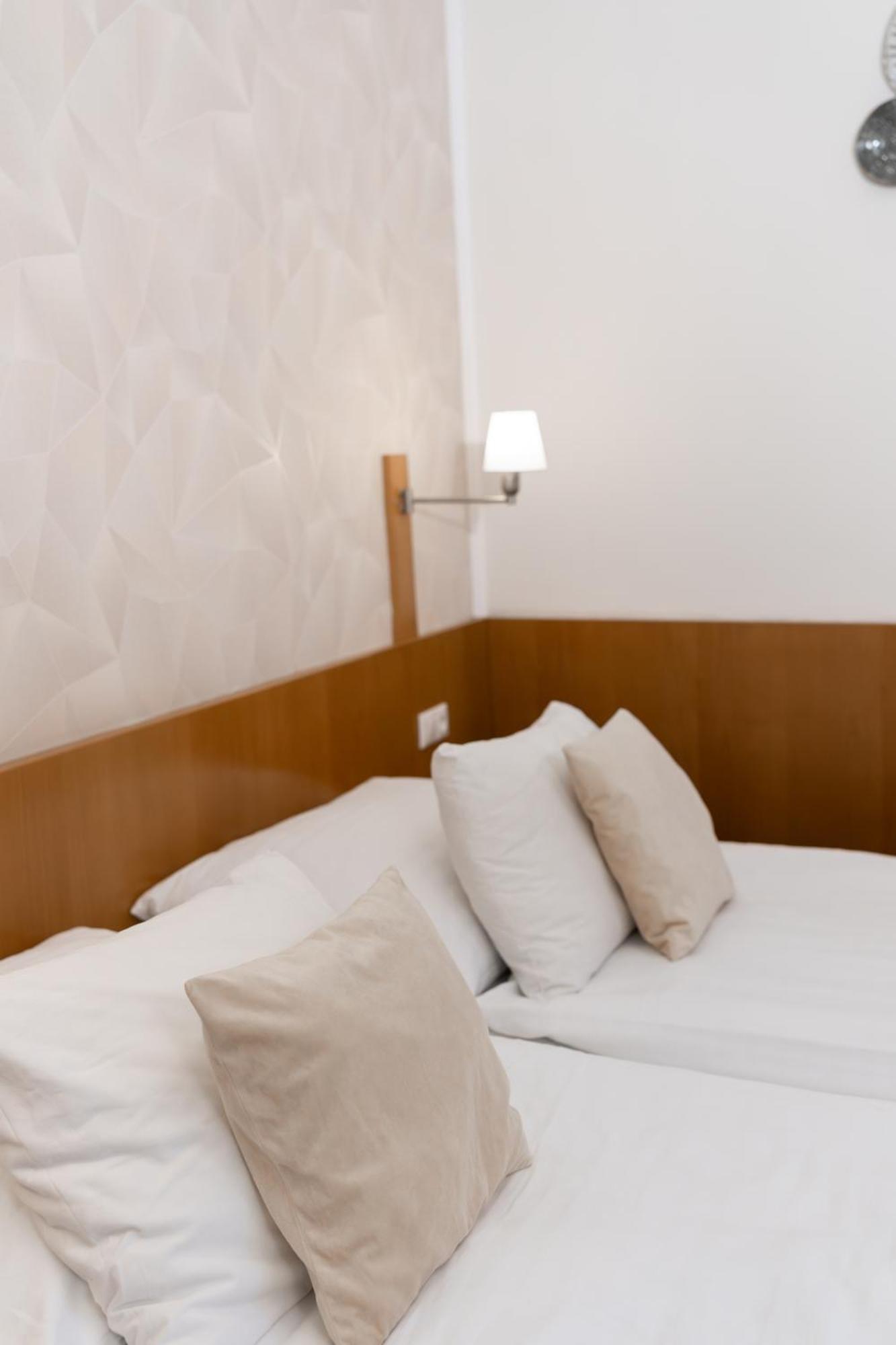 Hotel Apollon Litomerice Exterior foto