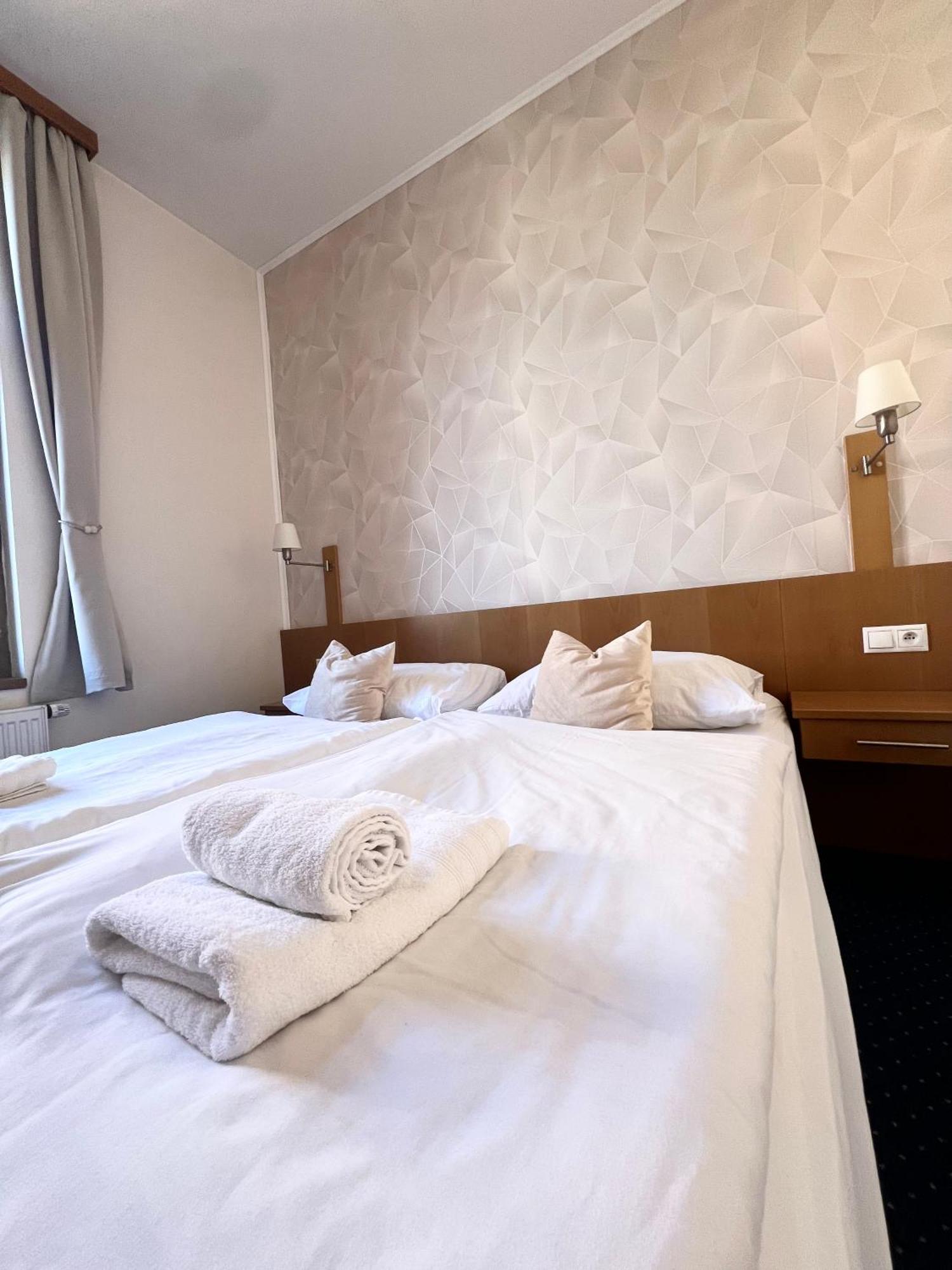 Hotel Apollon Litomerice Exterior foto